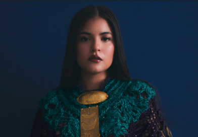 BRENDA PRESENTA SU NUEVO SENCILLO “PENA” Un canto que nace de la herida y la raíz