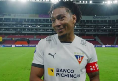 ÉXITO TOTAL EN KFC: JOSÉ “EL CHOCLO” QUINTERO SE TOMÓ EL AUTORÁPIDO DE KFC EL INCA