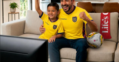 Papá vive la fiesta del fútbol en primera fila sin salir de casa